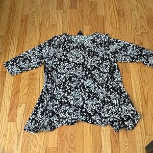 JM Collection Black and White Floral Blouse